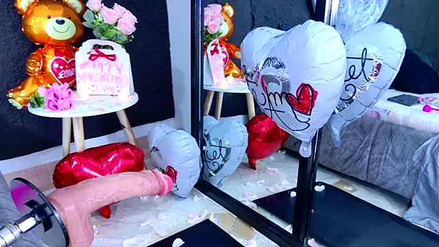 Snapshot of LizzyOlsen chatting on February 15, 5:59 am LizzyOlsen online show from February 15, 5:59 am