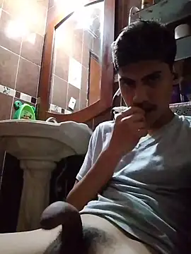 aispuro8505 online show from March 12, 7:14 am