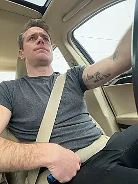 DILFiGuess11 online show from January 14, 2:23 pm