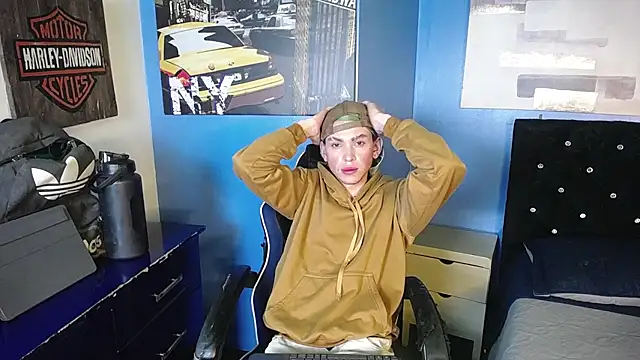 Snapshot of Aaron_Fordd chatting on October 1, 8:26 pm Aaron Fordd online show from October 1, 8:26 pm