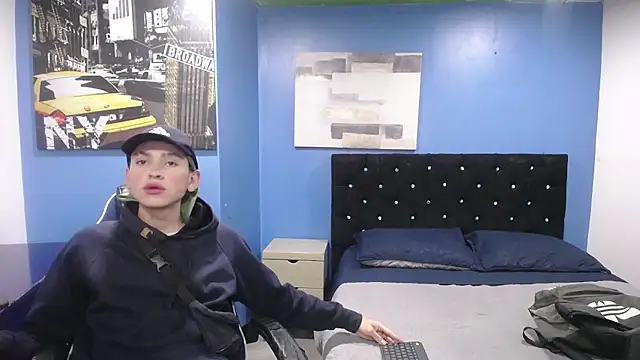 Snapshot of Aaron_Fordd chatting on October 3, 7:33 pm Aaron Fordd online show from October 3, 7:33 pm