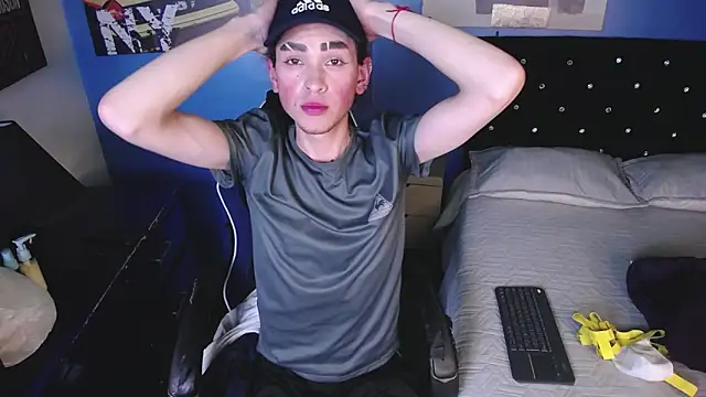 Snapshot of Aaron_Fordd chatting on October 7, 8:06 pm Aaron Fordd online show from October 7, 8:06 pm