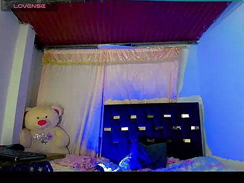 TheBlackwidows online show from November 2, 10:45 pm