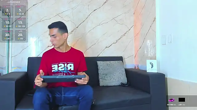 Golldens Dreamss online show from October 2, 8:05 pm