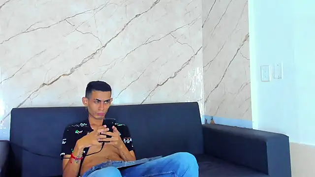 Golldens Dreamss online show from October 17, 8:55 pm