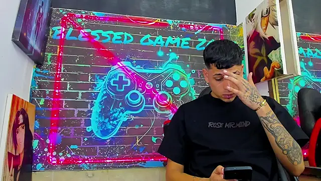 Golldens Dreamss online show from July 4, 4:29 am
