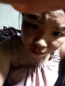 Snapshot of may-squirl chatting on October 1, 1:39 pm may-squirl online show from October 1, 1:39 pm