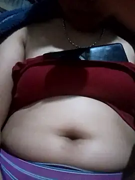 Snapshot of may-squirl chatting on October 8, 1:31 pm may-squirl online show from October 8, 1:31 pm