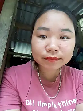 Snapshot of may-squirl chatting on October 15, 2:11 am may-squirl online show from October 15, 2:11 am