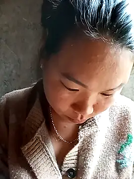 Snapshot of may-squirl chatting on October 21, 1:39 am may-squirl online show from October 21, 1:39 am