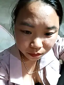 Snapshot of may-squirl chatting on October 21, 1:45 pm may-squirl online show from October 21, 1:45 pm