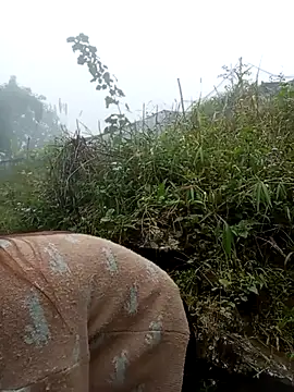 Snapshot of may-squirl chatting on October 24, 1:35 am may-squirl online show from October 24, 1:35 am