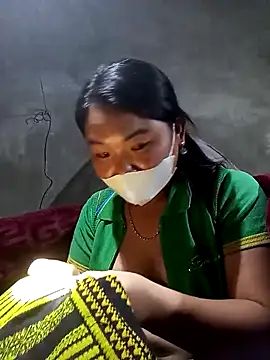 Snapshot of may-squirl chatting on October 29, 1:46 pm may-squirl online show from October 29, 1:46 pm