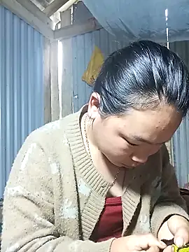 Snapshot of may-squirl chatting on November 2, 5:54 am may-squirl online show from November 2, 5:54 am