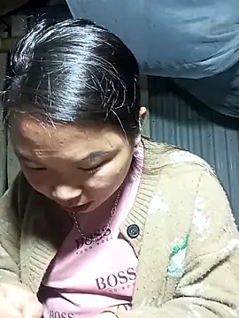 Snapshot of may-squirl chatting on November 3, 12:50 pm may-squirl online show from November 3, 12:50 pm