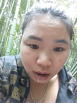 may-squirl online show from November 21, 5:17 am