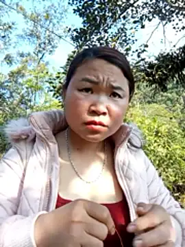 Snapshot of may-squirl chatting on January 18, 1:42 am may-squirl online show from January 18, 1:42 am