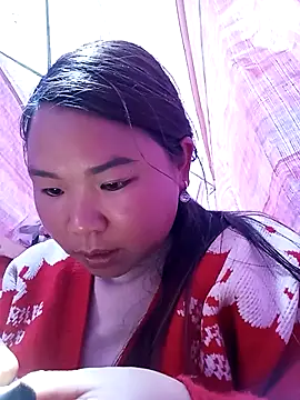 Snapshot of may-squirl chatting on February 3, 1:37 am may-squirl online show from February 3, 1:37 am