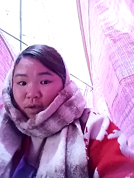 Snapshot of may-squirl chatting on February 3, 2:53 am may-squirl online show from February 3, 2:53 am