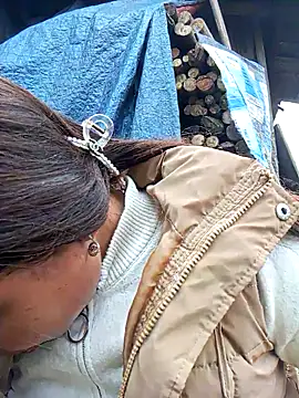 Snapshot of may-squirl chatting on February 15, 7:51 am may-squirl online show from February 15, 7:51 am