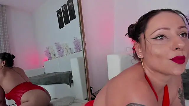 HoneyKissy online show from October 31, 4:02 am