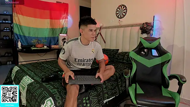 Snapshot of Jack_castell chatting on September 12, 10:48 am Jack castell online show from September 12, 10:48 am