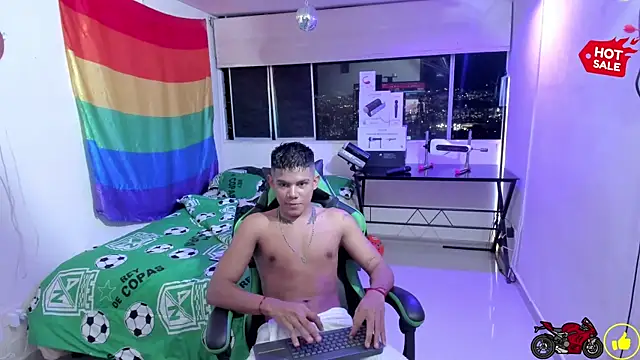 Snapshot of Jack_castell chatting on November 19, 11:38 pm Jack castell online show from November 19, 11:38 pm