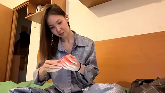 Miya nissa online show from September 30, 3:28 pm