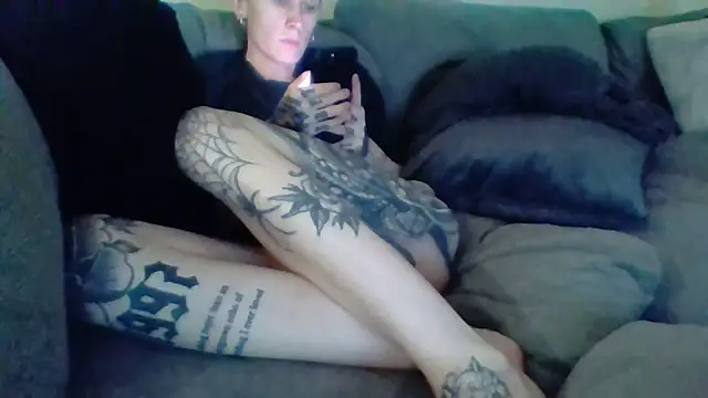 Snapshot of liltiddygoffwaifu chatting on November 29, 10:51 am liltiddygoffwaifu online show from November 29, 10:51 am