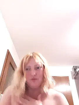 Snapshot of LiluLiluLilu chatting on October 12, 8:41 pm LiluLiluLilu online show from October 12, 8:41 pm