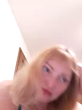 Snapshot of LiluLiluLilu chatting on October 23, 9:24 pm LiluLiluLilu online show from October 23, 9:24 pm