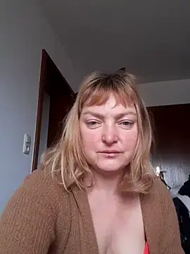 Snapshot of LiluLiluLilu chatting on November 28, 9:56 am LiluLiluLilu online show from November 28, 9:56 am