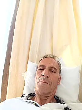 Snapshot of Meliwem12 chatting on October 1, 8:20 am Meliwem12 online show from October 1, 8:20 am