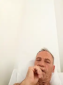 Snapshot of Meliwem12 chatting on October 18, 8:04 am Meliwem12 online show from October 18, 8:04 am