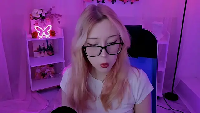 RubyBennett online show from September 13, 7:08 am