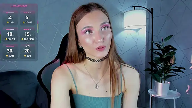 Snapshot of Alisha_Green chatting on September 23, 9:01 am Alisha Green online show from September 23, 9:01 am