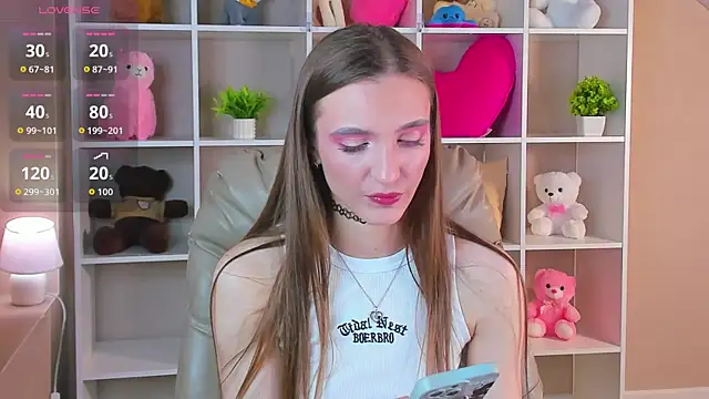 Snapshot of Alisha_Green chatting on October 21, 9:43 am Alisha Green online show from October 21, 9:43 am