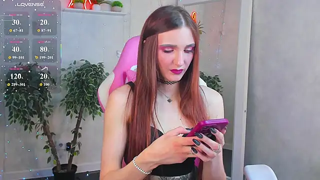 Snapshot of Alisha_Green chatting on April 20, 9:34 am Alisha Green online show from April 20, 9:34 am