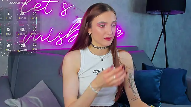 Snapshot of Alisha_Green chatting on June 8, 9:20 am Alisha Green online show from June 8, 9:20 am