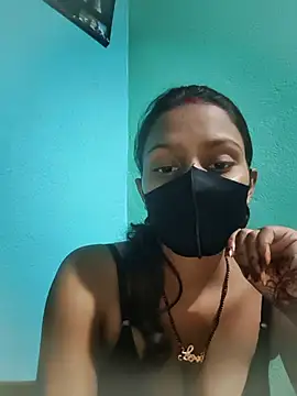 posewith online show from October 4, 7:28 am