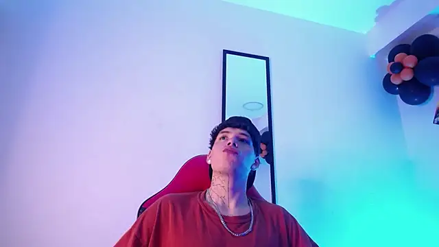 Anhonymus  online show from October 21, 3:40 am