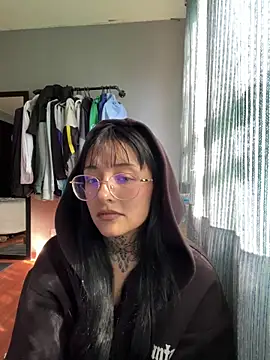 QueenSquirt02 online show from September 9, 8:30 pm