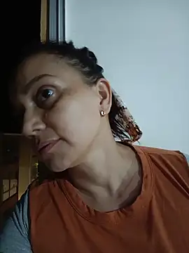 Snapshot of Amanda39 chatting on June 14, 2:24 am Amanda39 online show from June 14, 2:24 am