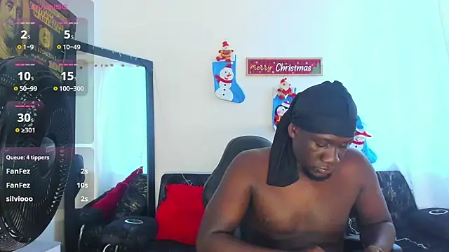 Snapshot of lucas_manzon chatting on December 13, 7:53 pm lucas manzon online show from December 13, 7:53 pm