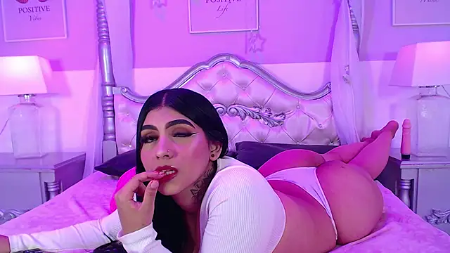 NatashaBale online show from September 10, 12:27 pm