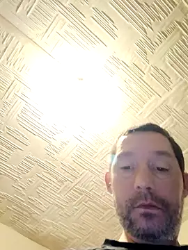 Snapshot of frederic198 chatting on December 21, 8:27 pm frederic198 online show from December 21, 8:27 pm