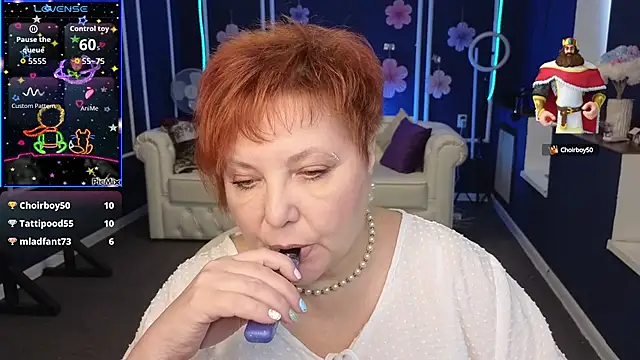 Snapshot of Kira_Kenett chatting on October 7, 7:38 am Kira Kenett online show from October 7, 7:38 am