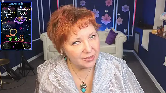 Snapshot of Kira_Kenett chatting on October 12, 5:17 am Kira Kenett online show from October 12, 5:17 am