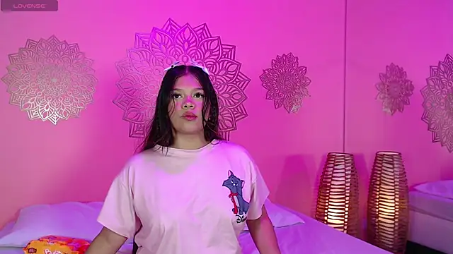 HatsaJones online show from October 4, 3:48 am