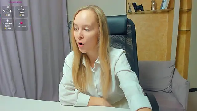 SoonMoor online show from November 22, 7:24 pm